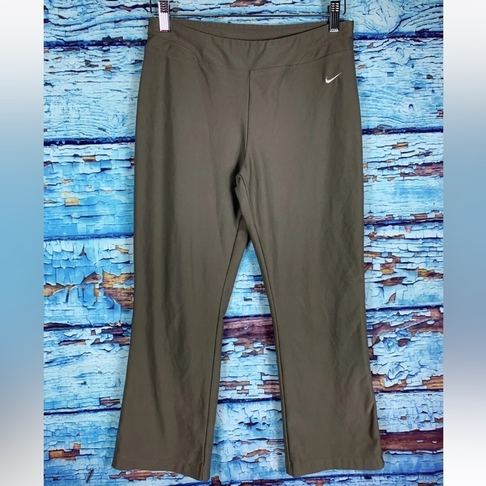 Nike Fit Dry Yoga Capri Pants Workout Activewear Green Women's Size Medium